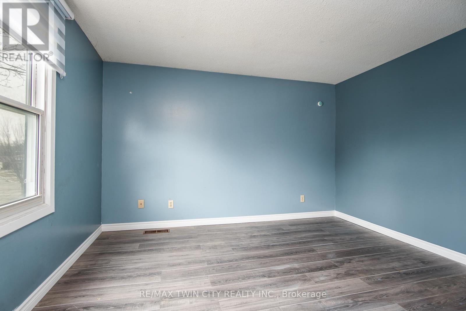 135 Vintage Crescent, Kitchener, Ontario N2P 1L1 - Photo 28 - X12904068