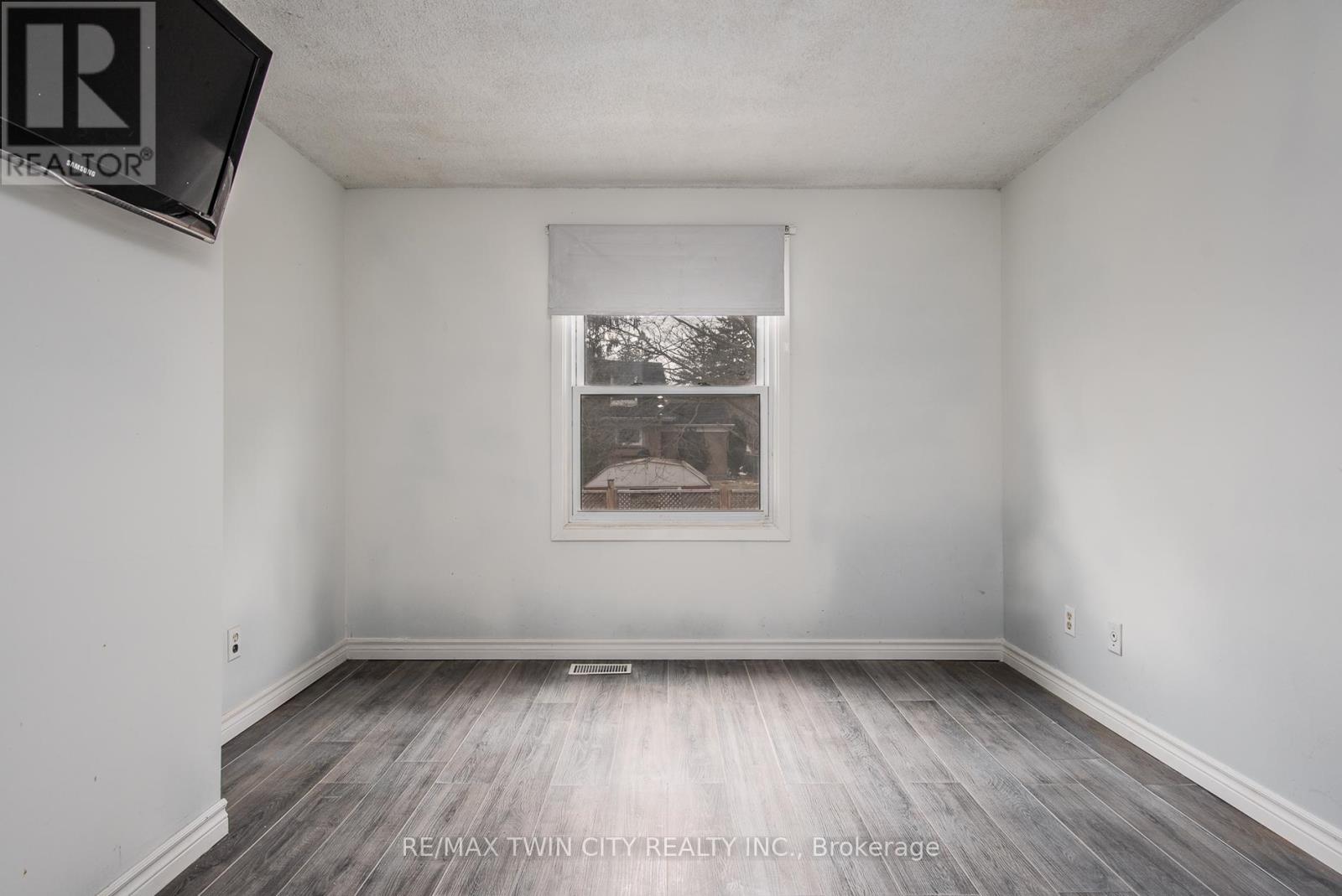 135 Vintage Crescent, Kitchener, Ontario N2P 1L1 - Photo 35 - X12904068