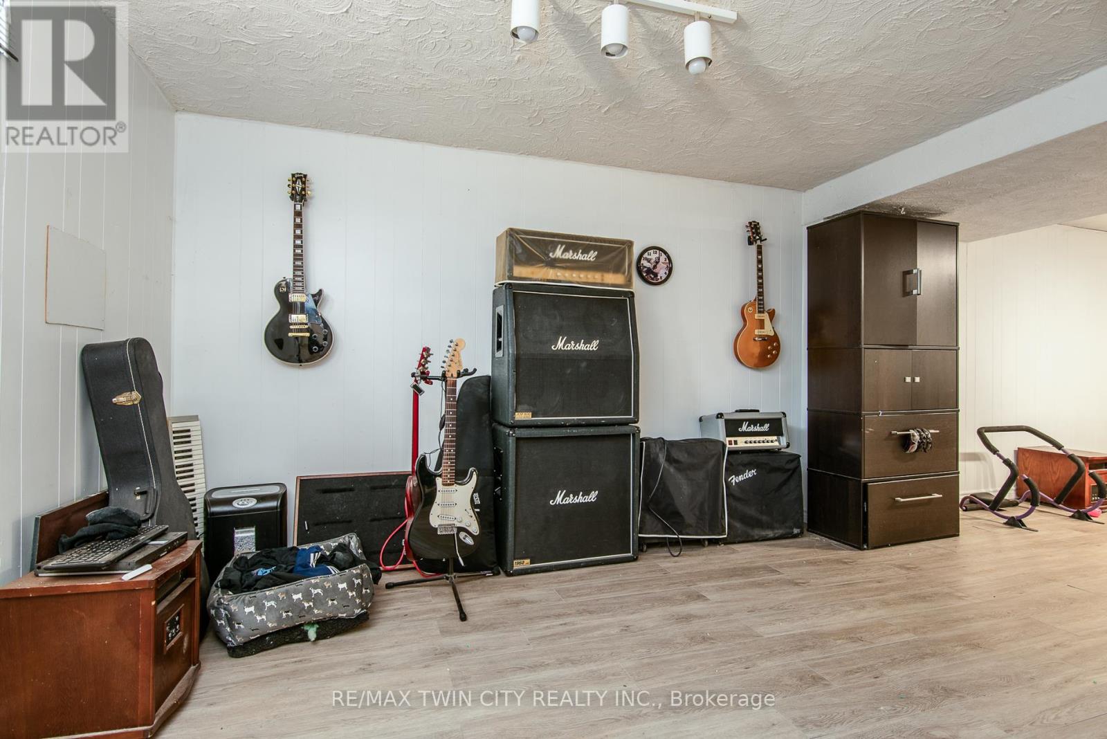 135 Vintage Crescent, Kitchener, Ontario N2P 1L1 - Photo 38 - X12904068