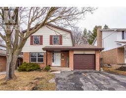 135 VINTAGE CRESCENT, Kitchener, Ontario