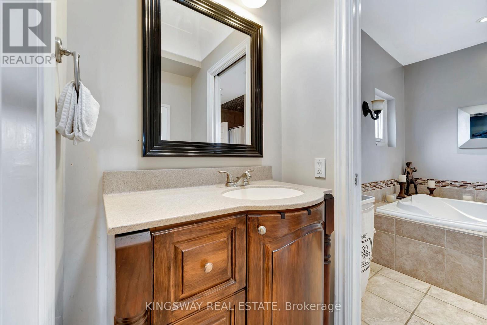 2529 Norman Road, Hamilton, Ontario  N0B 1L0 - Photo 17 - X12904102