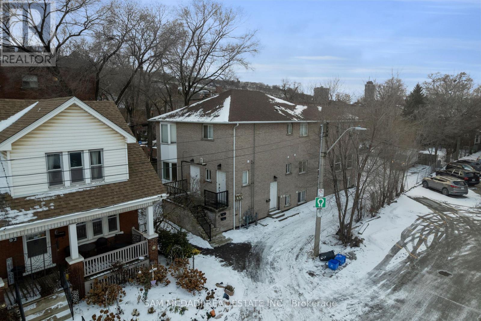 90 Tisdale Street S, Hamilton, Ontario  L8N 2W2 - Photo 2 - X12904138