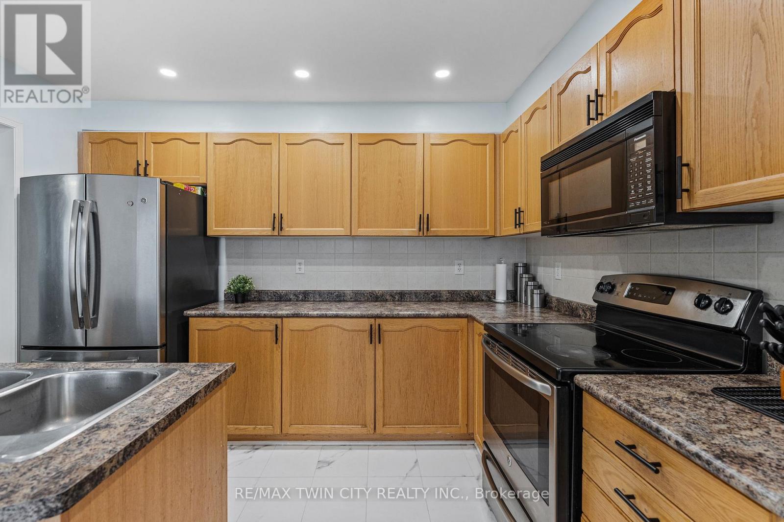 70 Blackburn Drive, Brantford, Ontario  N3T 6R9 - Photo 13 - X12904156