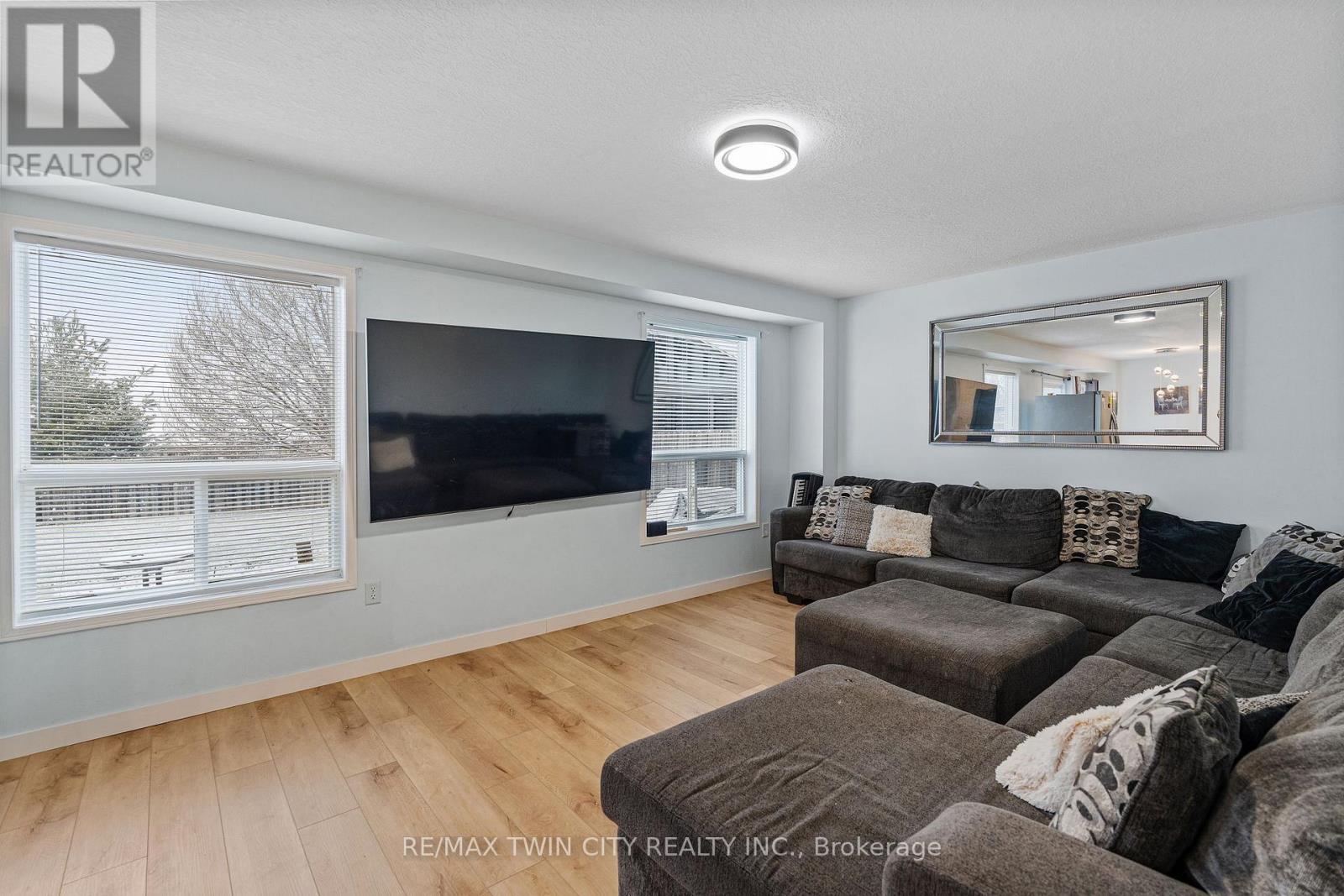 70 Blackburn Drive, Brantford, Ontario  N3T 6R9 - Photo 17 - X12904156