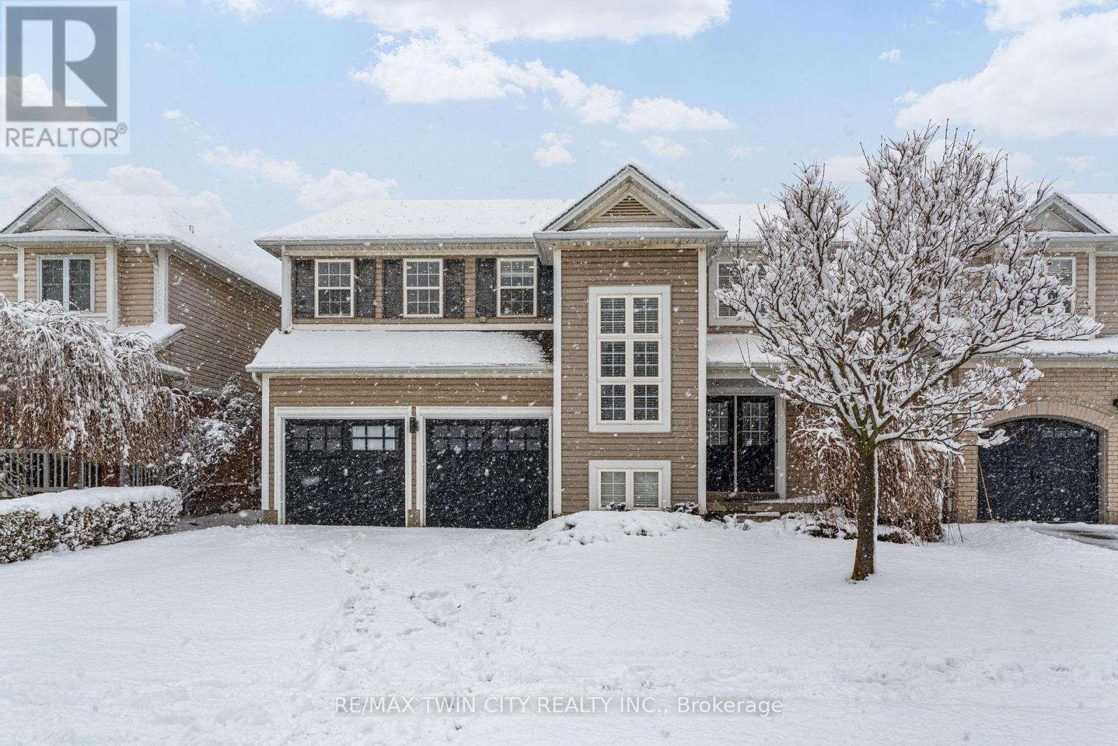 70 Blackburn Drive, Brantford, Ontario  N3T 6R9 - Photo 4 - X12904156