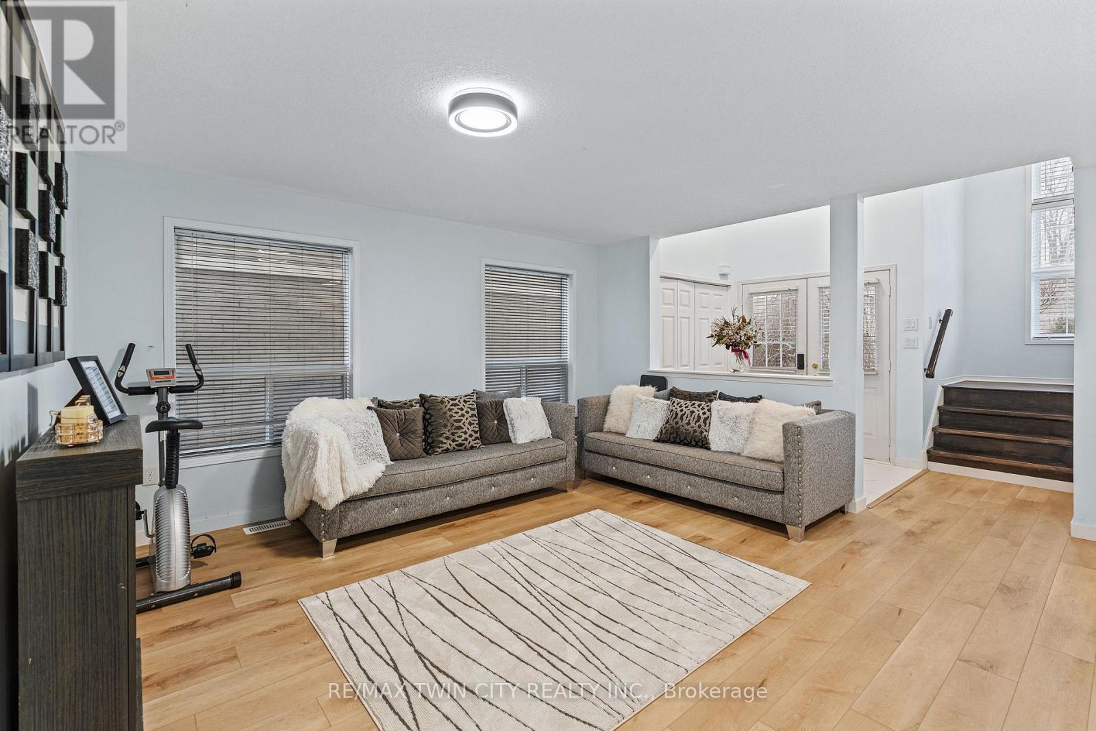 70 Blackburn Drive, Brantford, Ontario  N3T 6R9 - Photo 9 - X12904156