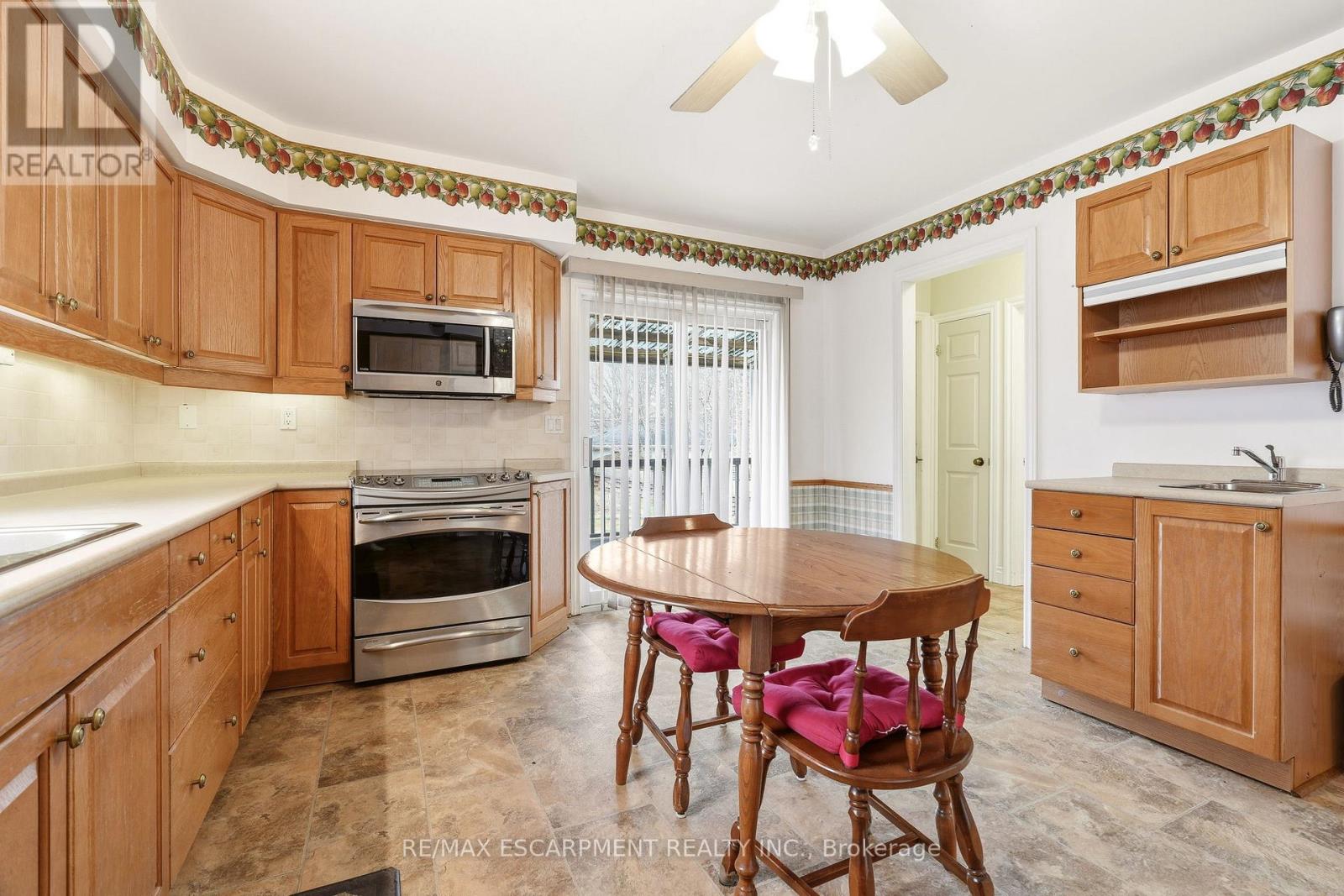 192 Ewen Road, Hamilton, Ontario  L8S 3C9 - Photo 14 - X12904166