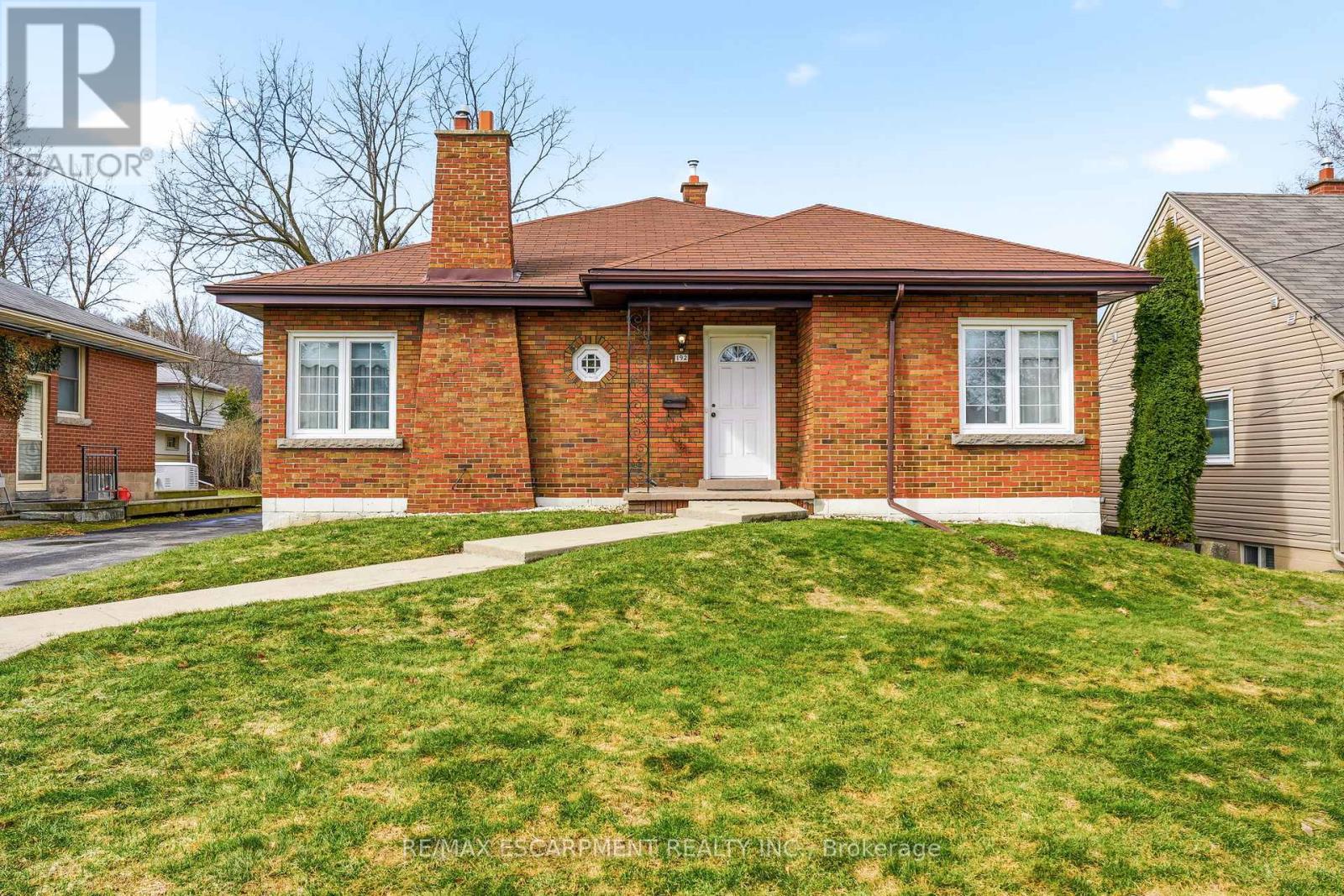 192 Ewen Road, Hamilton, Ontario  L8S 3C9 - Photo 2 - X12904166