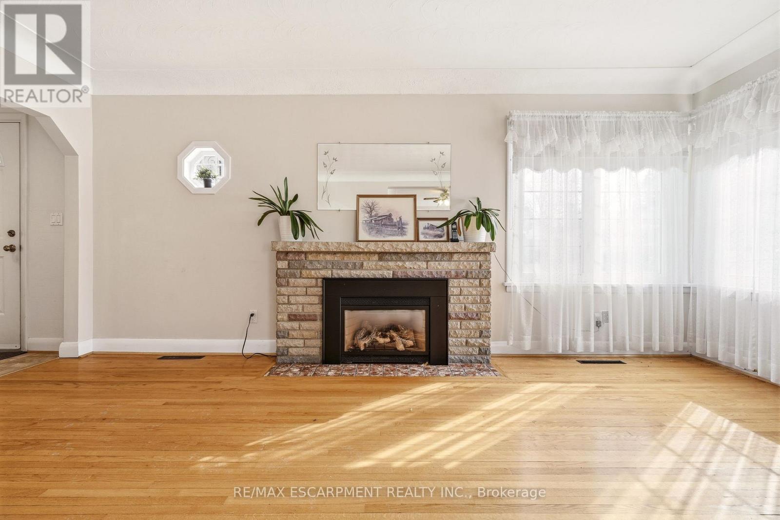 192 Ewen Road, Hamilton, Ontario  L8S 3C9 - Photo 6 - X12904166