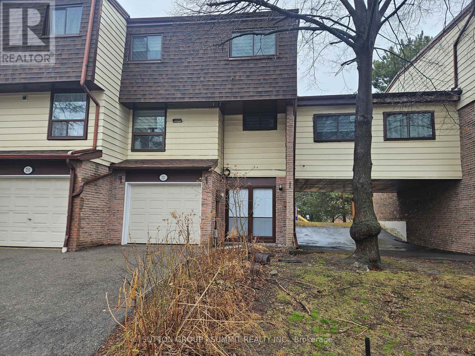 211 - 180 MISSISSAUGA VALLEY BOULEVARD, Mississauga, Ontario