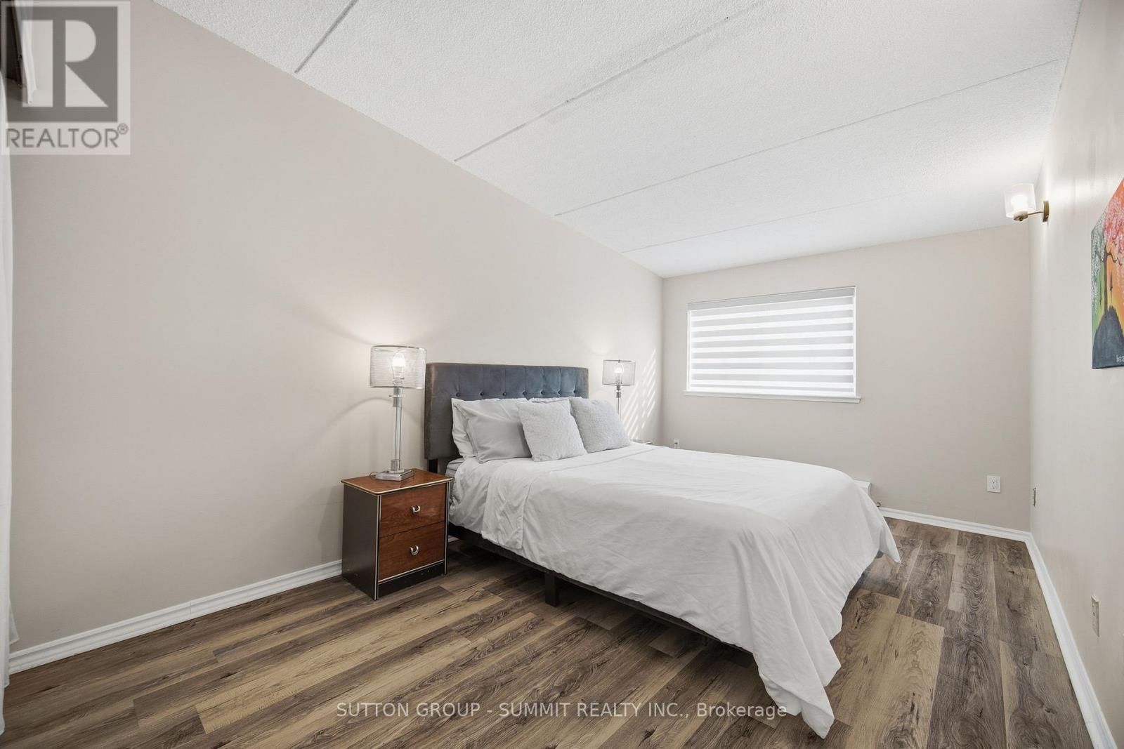 211 - 180 Mississauga Valley Boulevard, Mississauga, Ontario  L5A 3M2 - Photo 25 - W12741374