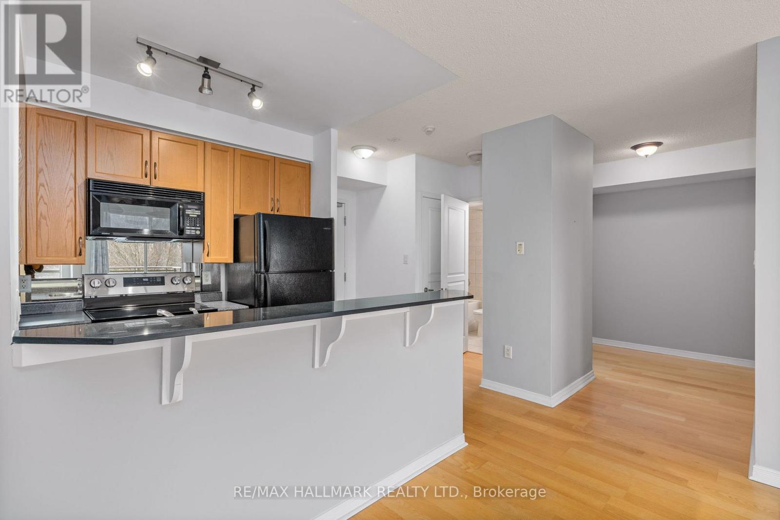 519 - 2495 Dundas Street W, Toronto, Ontario  M6P 1X4 - Photo 12 - W12897698