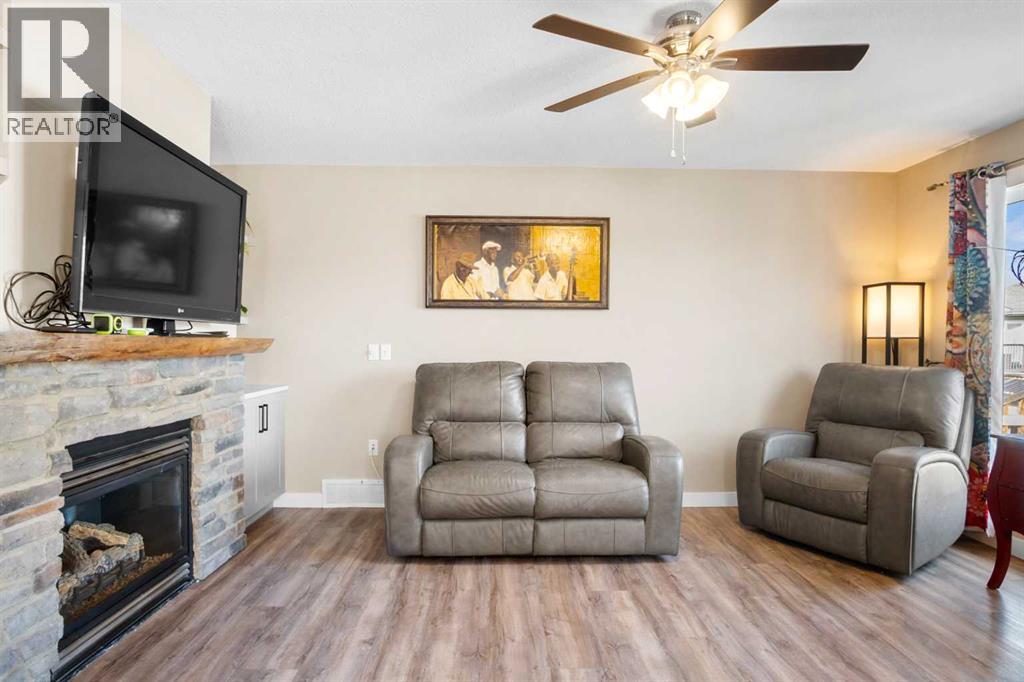 308 Carriage Lane Drive, Carstairs, Alberta  T0M 0N0 - Photo 13 - A2294147