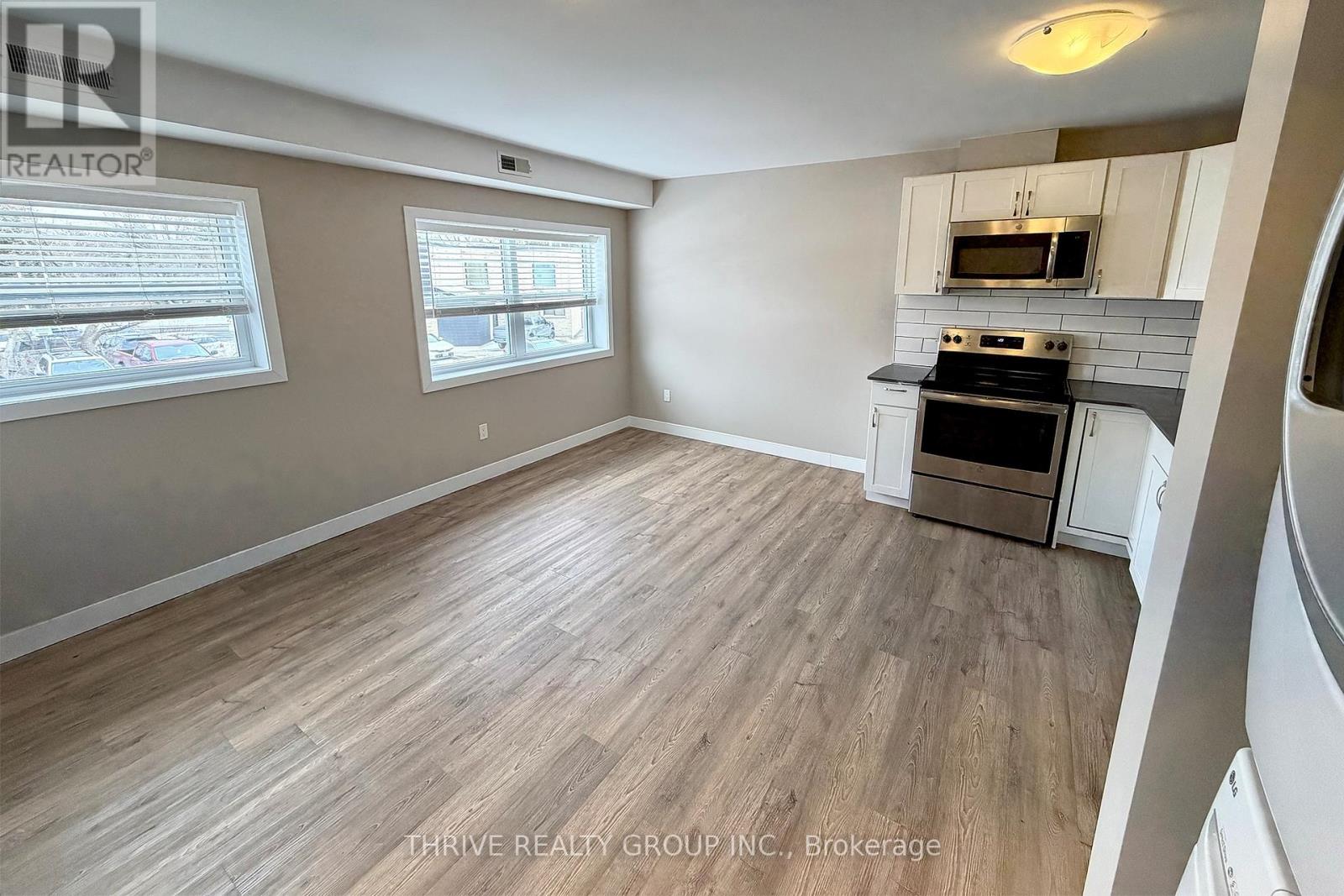 202 - 1277 Commissioners Road W, London South, Ontario  N6K 1C9 - Photo 3 - X12904230