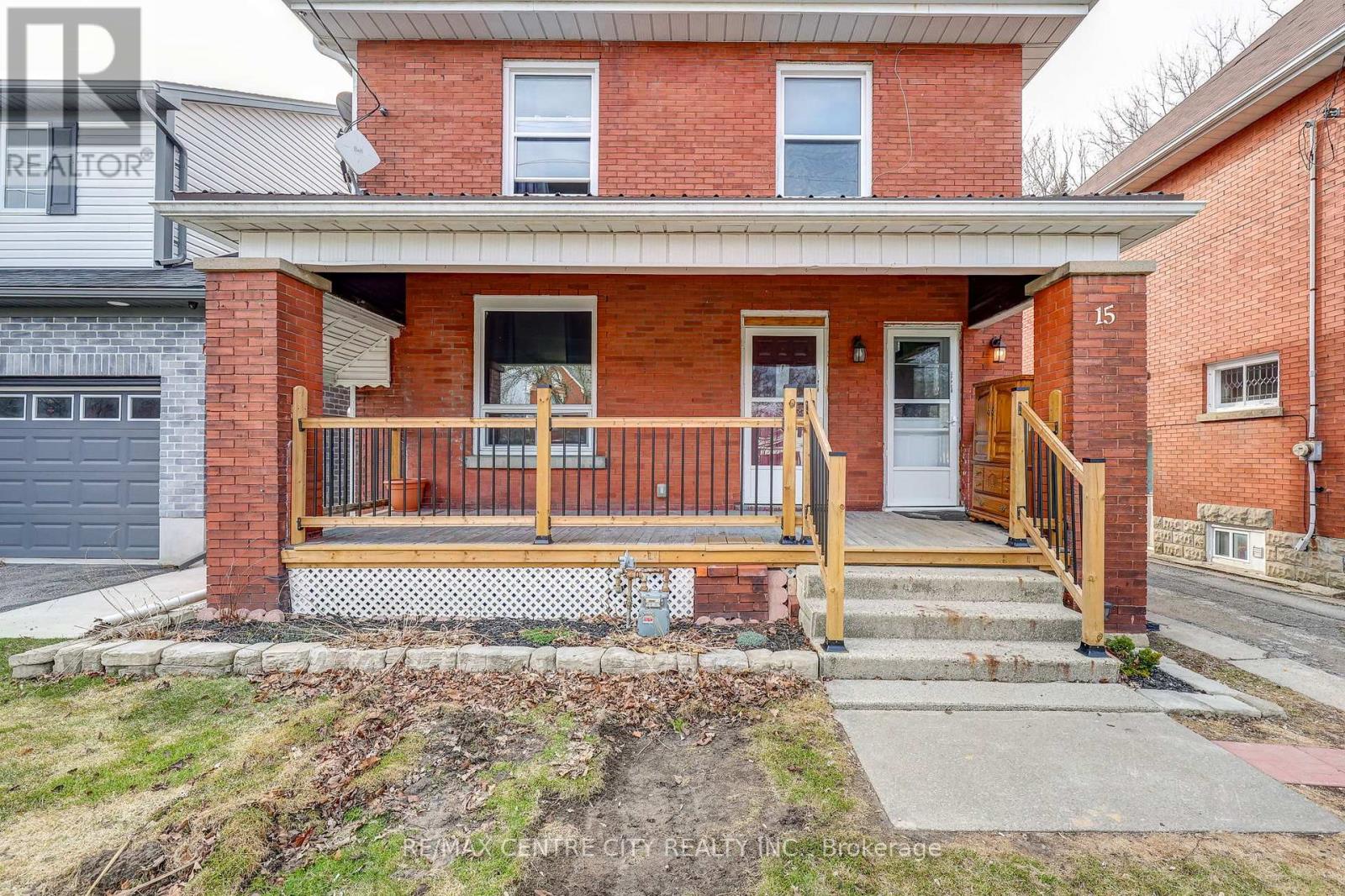 15 Wilson Avenue, St. Thomas, Ontario  N5R 3P9 - Photo 2 - X12904250