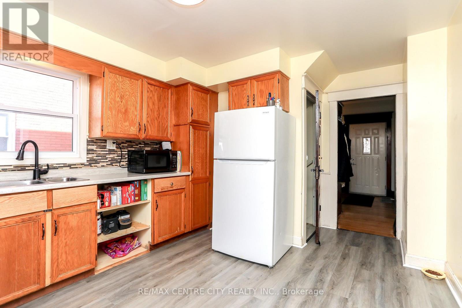 15 Wilson Avenue, St. Thomas, Ontario  N5R 3P9 - Photo 9 - X12904250