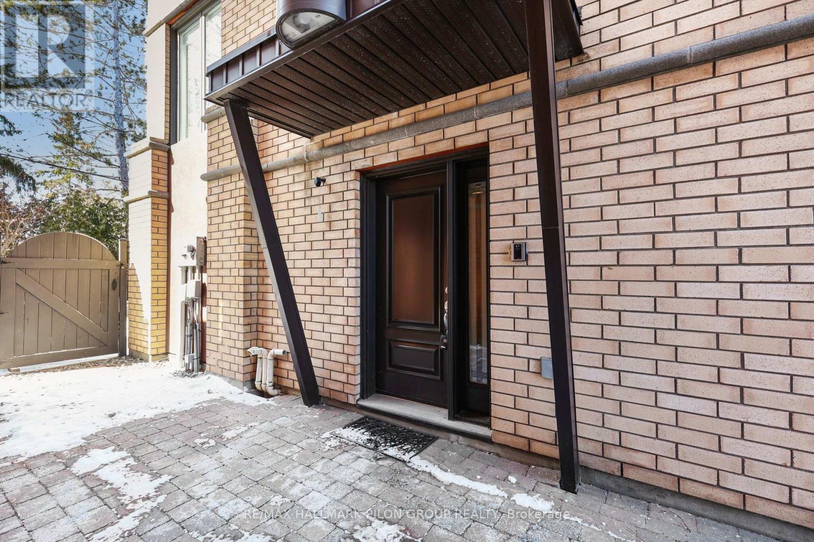 140 Connemara Private, Ottawa, Ontario  K2H 0A7 - Photo 2 - X12904200