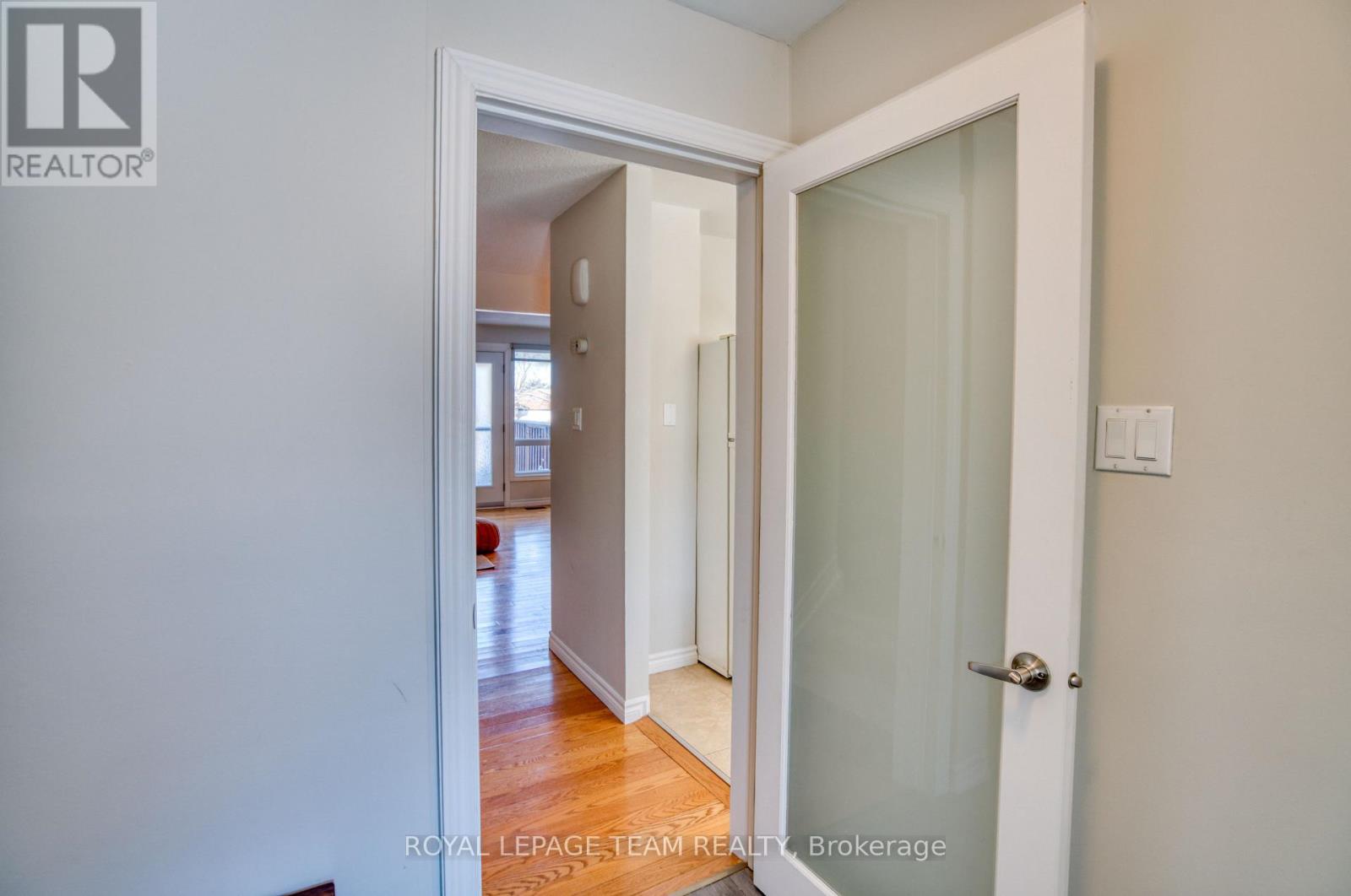 171 Mcclintock Way, Ottawa, Ontario  K2L 2A5 - Photo 3 - X12904382