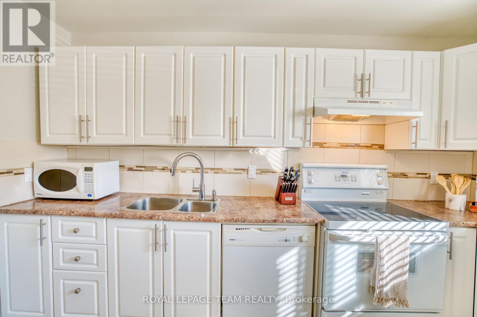 171 Mcclintock Way, Ottawa, Ontario  K2L 2A5 - Photo 6 - X12904382