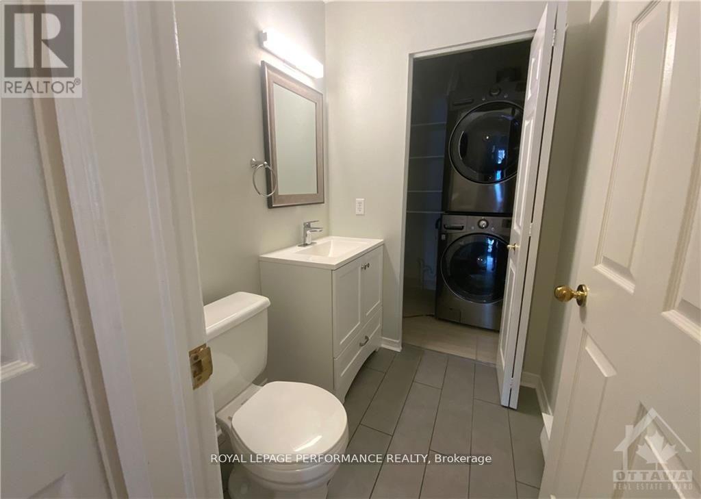 B - 185 Cumberland Street, Ottawa, Ontario  K1N 7H2 - Photo 11 - X12904406