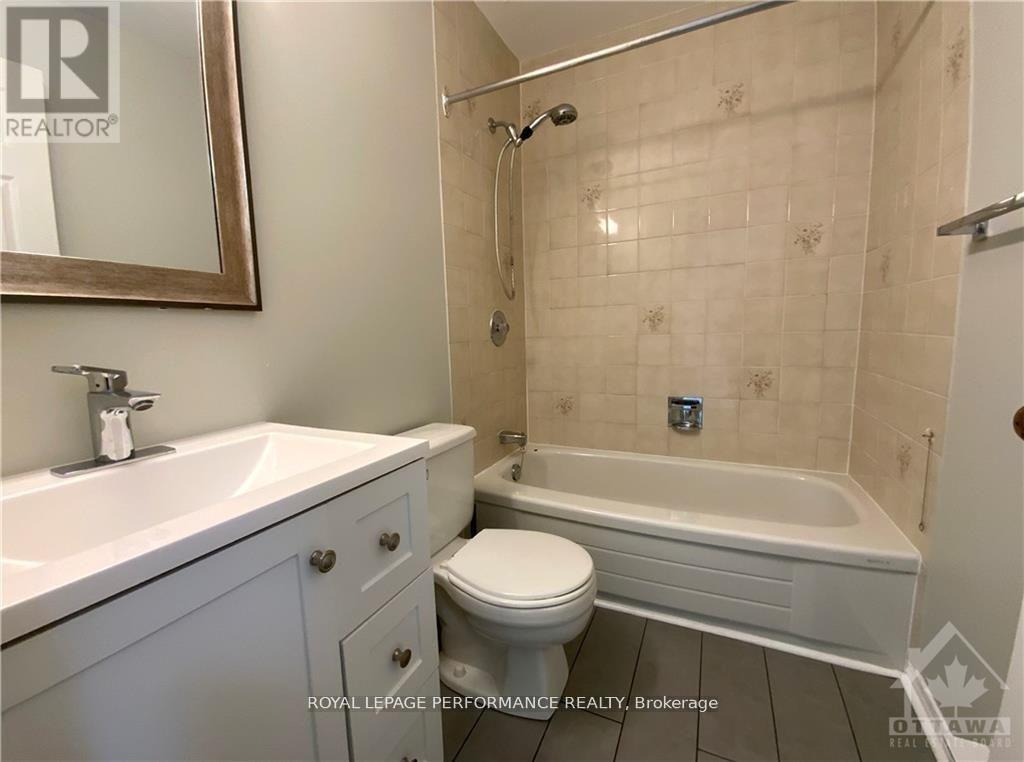 B - 185 Cumberland Street, Ottawa, Ontario  K1N 7H2 - Photo 20 - X12904406
