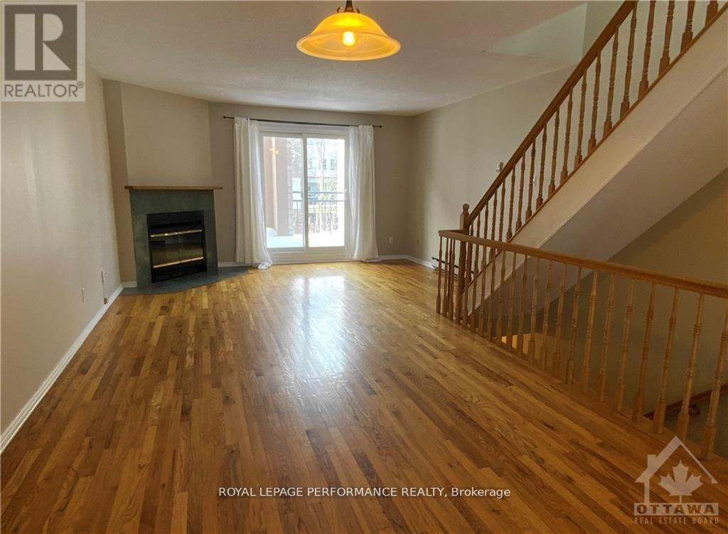 B - 185 Cumberland Street, Ottawa, Ontario  K1N 7H2 - Photo 3 - X12904406