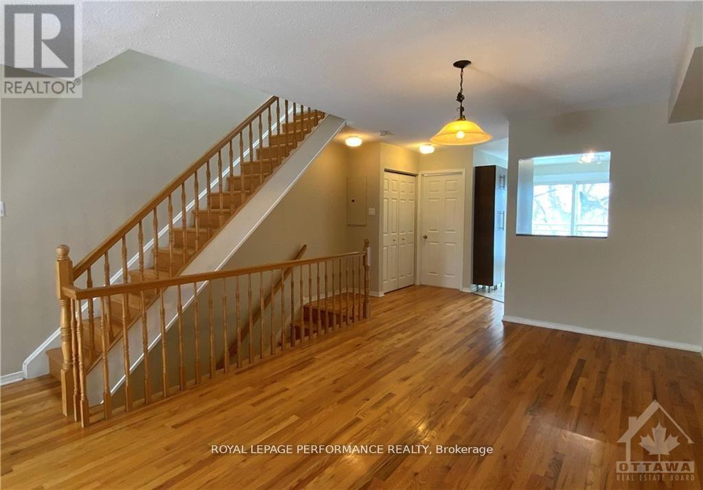 B - 185 Cumberland Street, Ottawa, Ontario  K1N 7H2 - Photo 5 - X12904406