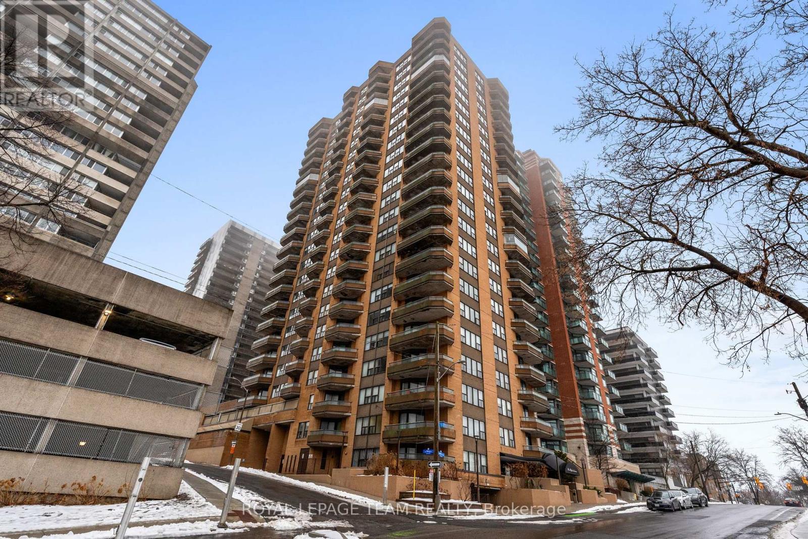 1207 - 556 Laurier Avenue W, Ottawa, Ontario  K1R 7X2 - Photo 2 - X12904414