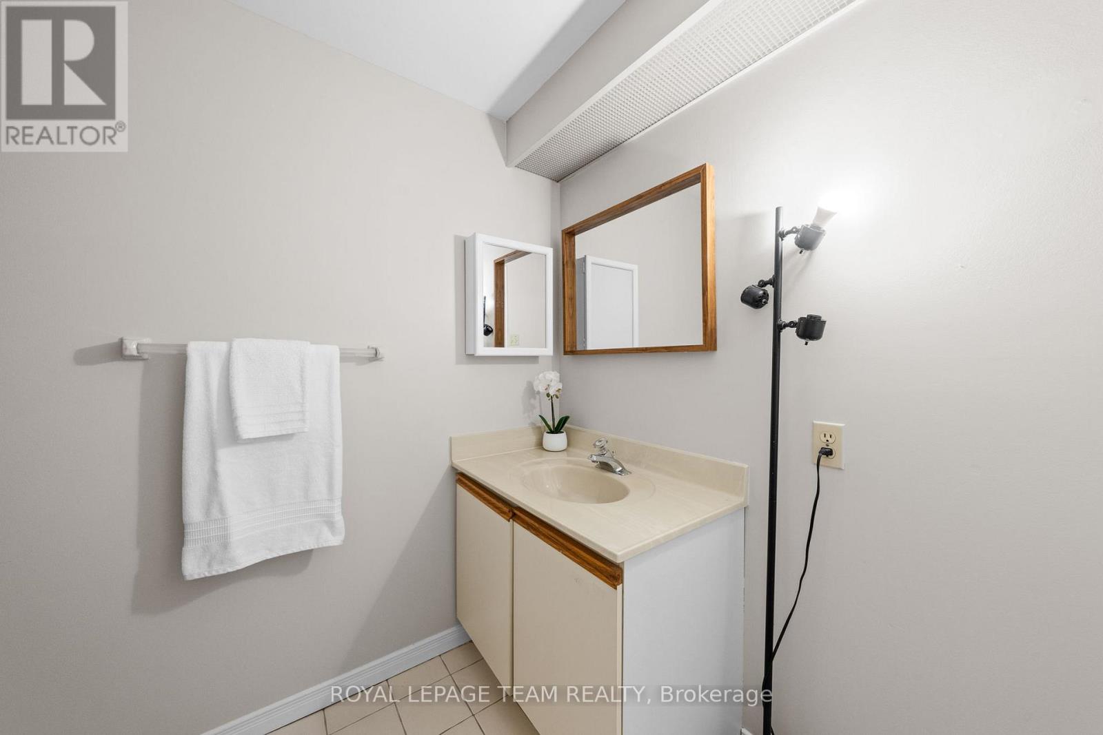 1207 - 556 Laurier Avenue W, Ottawa, Ontario  K1R 7X2 - Photo 36 - X12904414