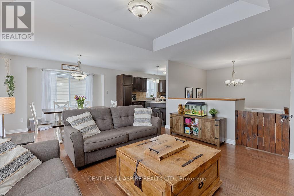 1042 Riverstone Street, Petawawa, Ontario  K8H 0B3 - Photo 13 - X12904318