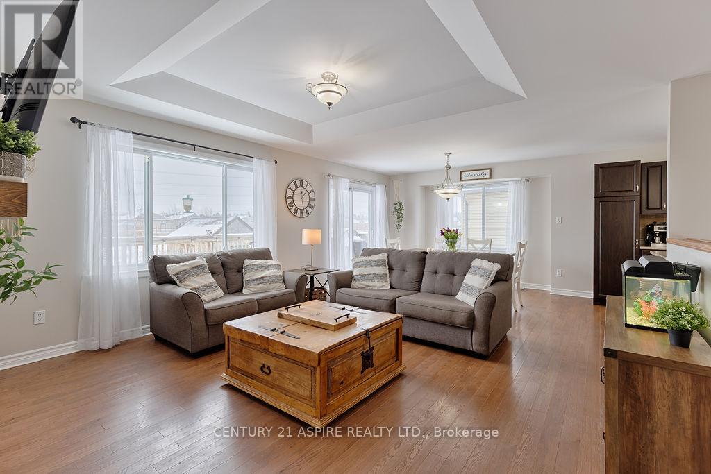 1042 Riverstone Street, Petawawa, Ontario  K8H 0B3 - Photo 14 - X12904318