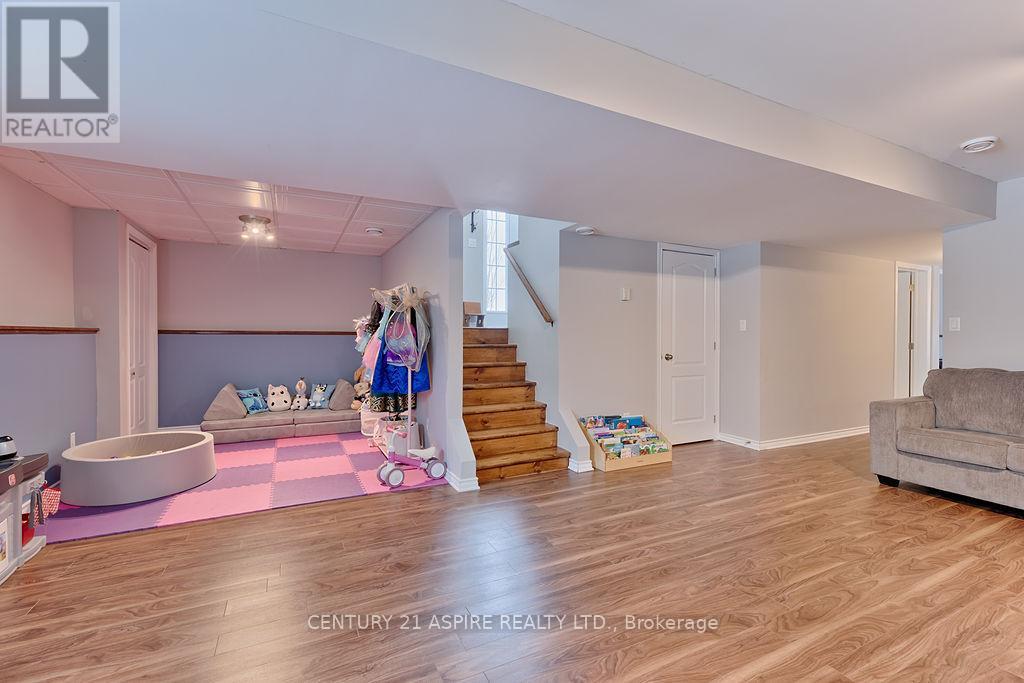 1042 Riverstone Street, Petawawa, Ontario  K8H 0B3 - Photo 27 - X12904318