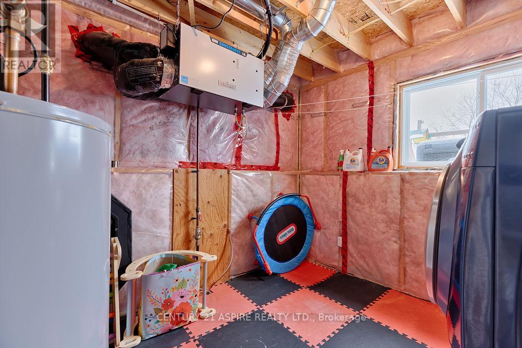 1042 Riverstone Street, Petawawa, Ontario  K8H 0B3 - Photo 34 - X12904318