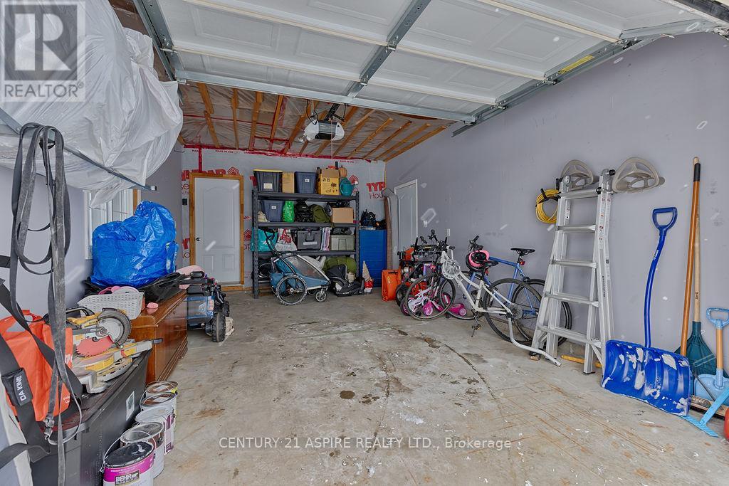 1042 Riverstone Street, Petawawa, Ontario  K8H 0B3 - Photo 38 - X12904318