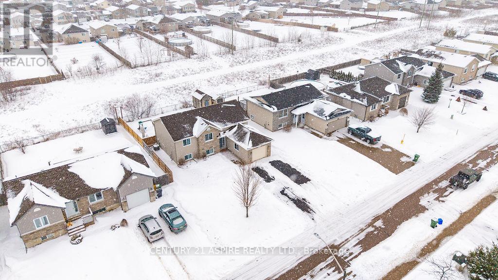 1042 Riverstone Street, Petawawa, Ontario  K8H 0B3 - Photo 42 - X12904318