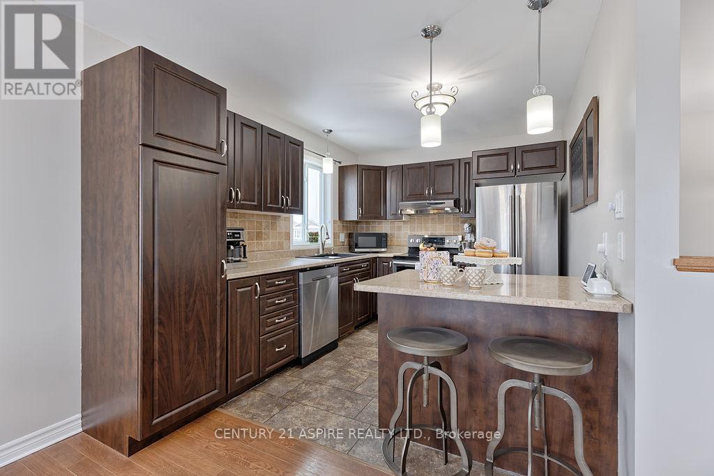 1042 Riverstone Street, Petawawa, Ontario  K8H 0B3 - Photo 6 - X12904318