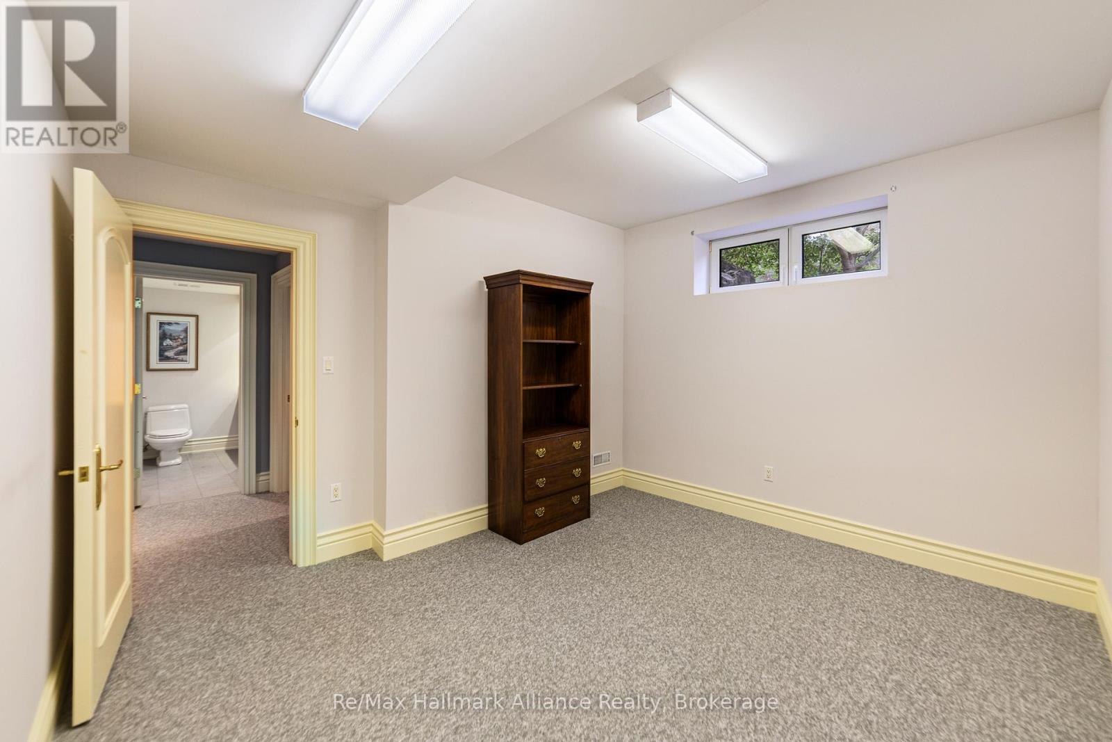 1024 Linbrook Road, Oakville, Ontario  L6J 2L1 - Photo 40 - W12904412