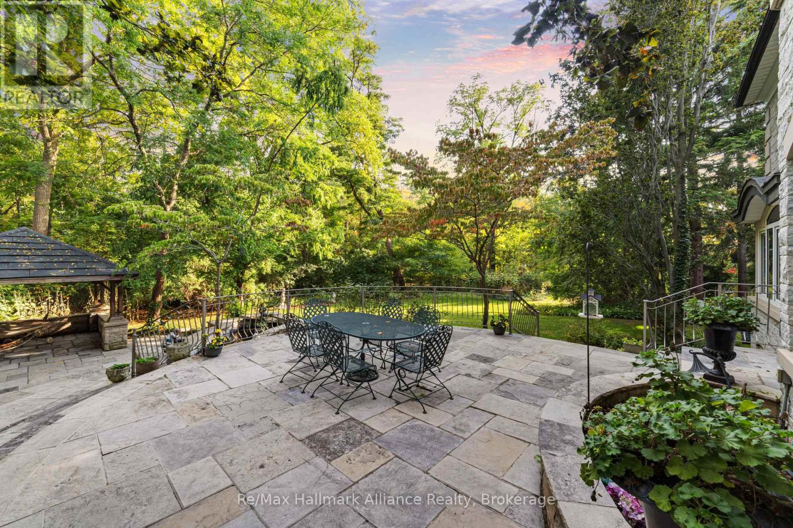 1024 Linbrook Road, Oakville, Ontario  L6J 2L1 - Photo 45 - W12904412