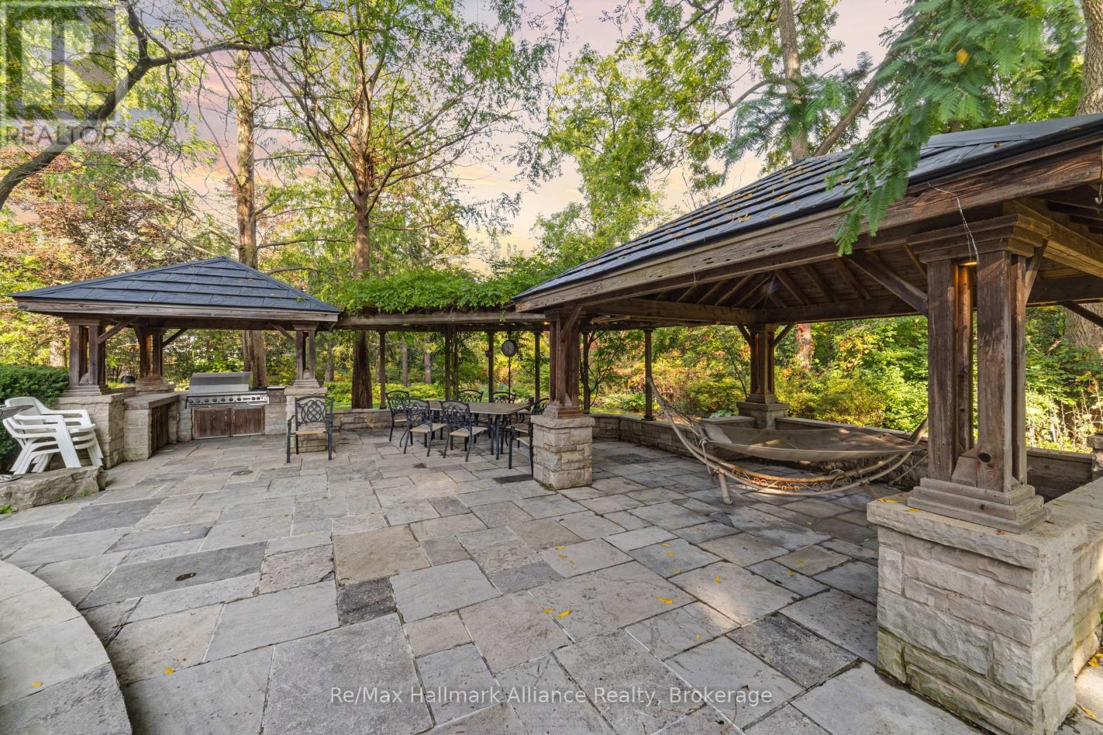 1024 Linbrook Road, Oakville, Ontario  L6J 2L1 - Photo 46 - W12904412