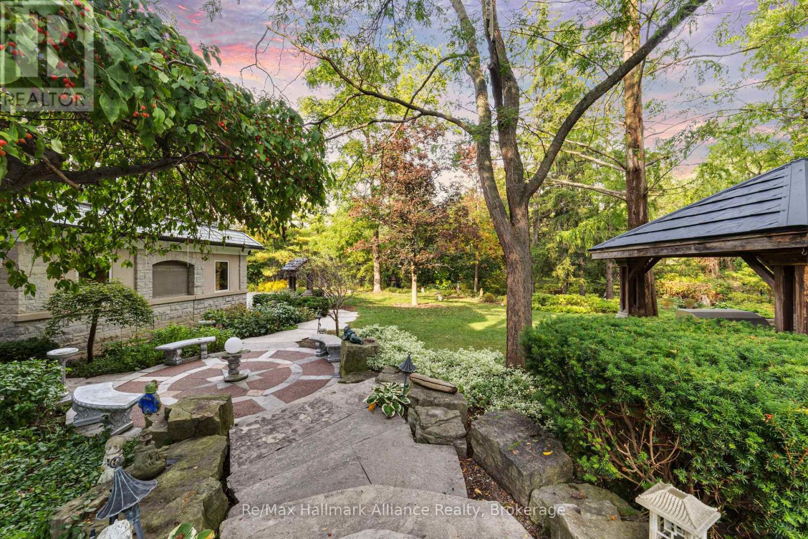 1024 Linbrook Road, Oakville, Ontario  L6J 2L1 - Photo 47 - W12904412