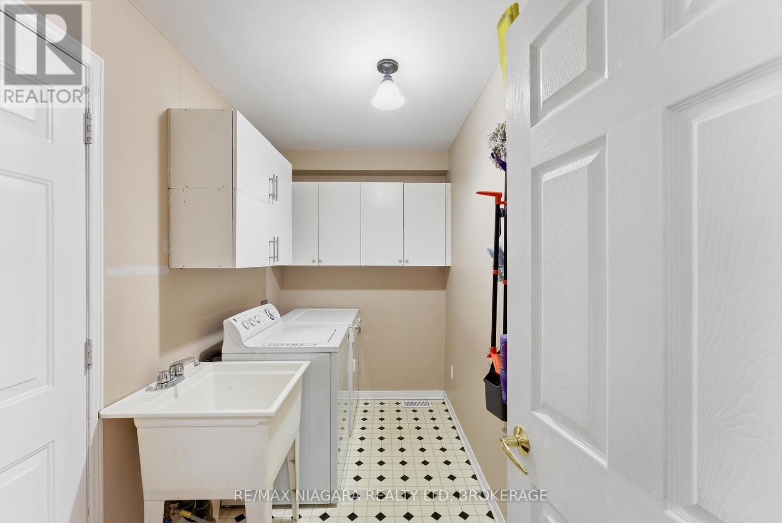 3 - 53 Bunting Road, St. Catharines, Ontario  L2P 3Y6 - Photo 16 - X12904268