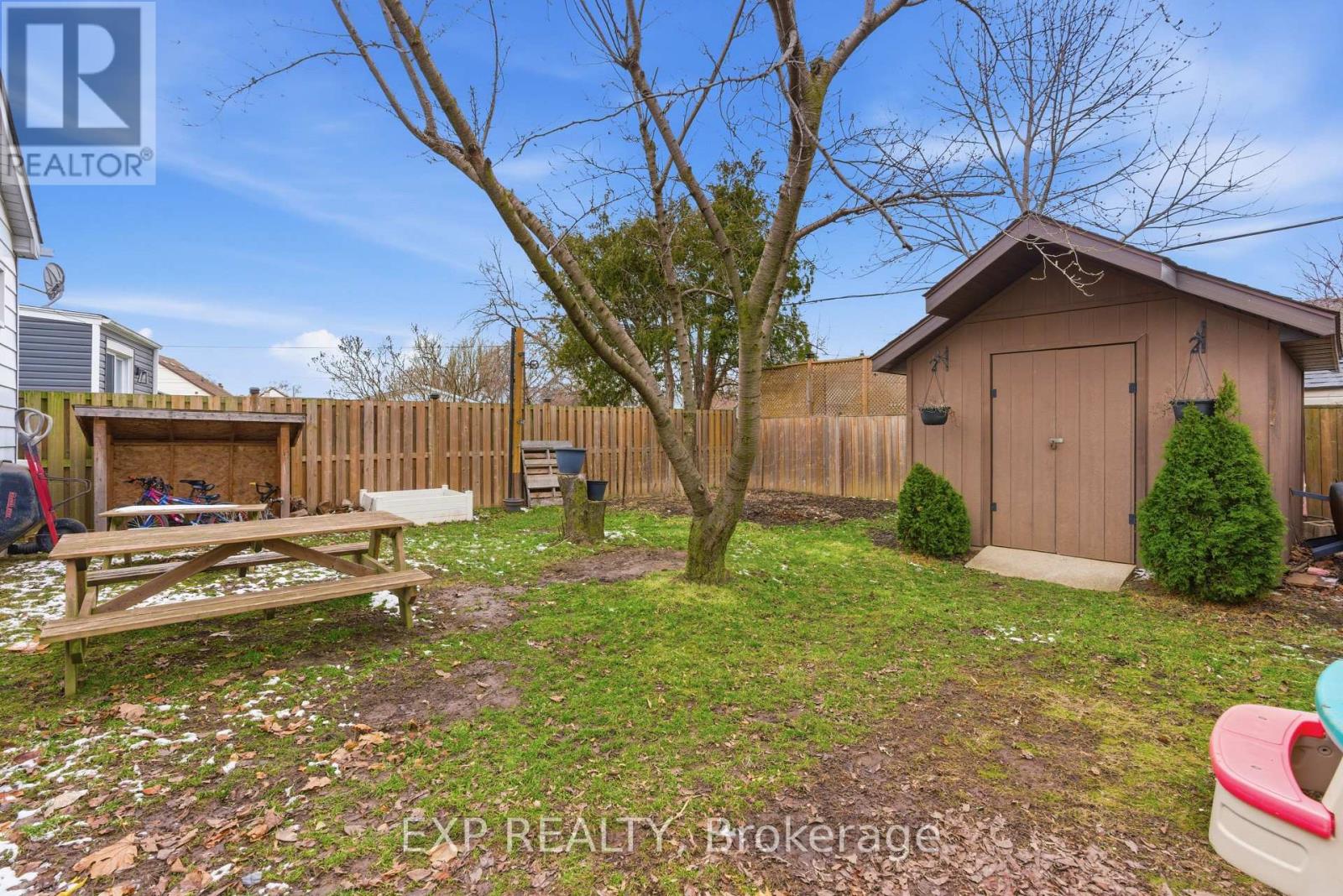 18 Plymouth Avenue, St. Catharines, Ontario  L2R 2Y1 - Photo 6 - X12904288