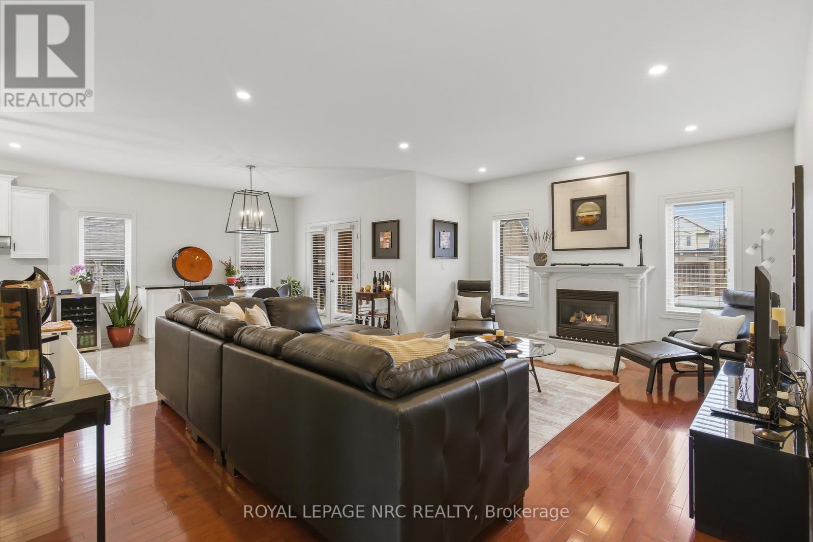 165 Cobeck Drive, Welland, Ontario  L3C 7M1 - Photo 7 - X12904380