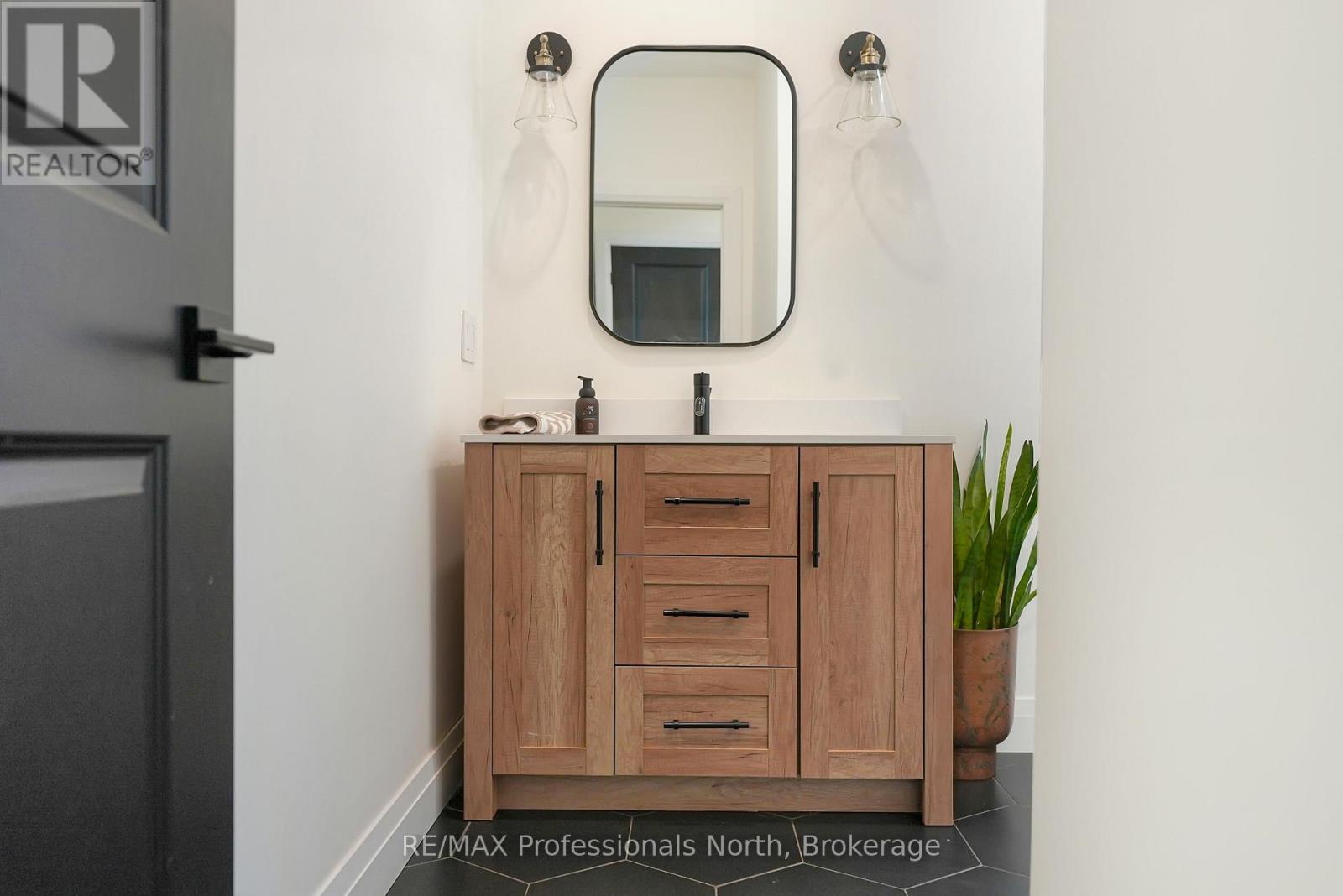 195 Lakeview Street, Dysart Et Al, Ontario  K0M 1S0 - Photo 32 - X12904196