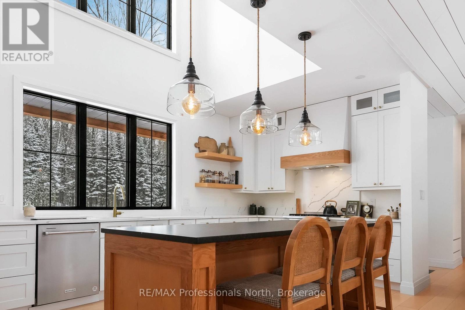 195 Lakeview Street, Dysart Et Al, Ontario  K0M 1S0 - Photo 6 - X12904196