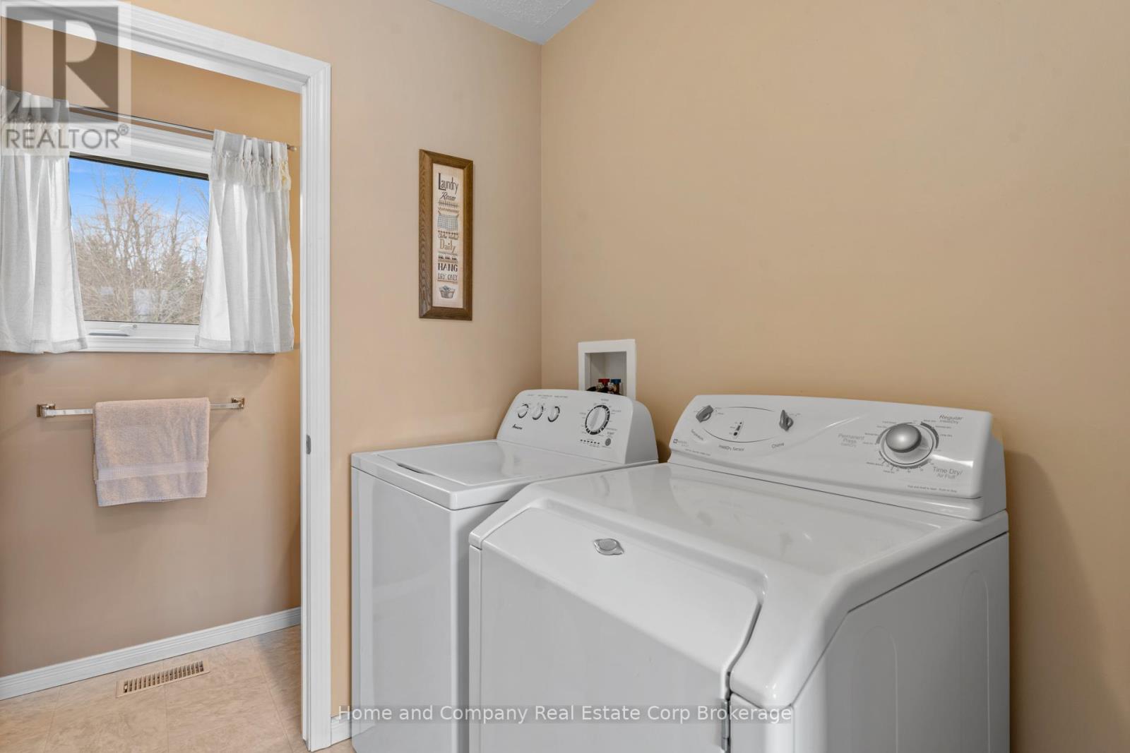 30 Carriage Lane, Bluewater, Ontario  N0M 1G0 - Photo 11 - X12904226