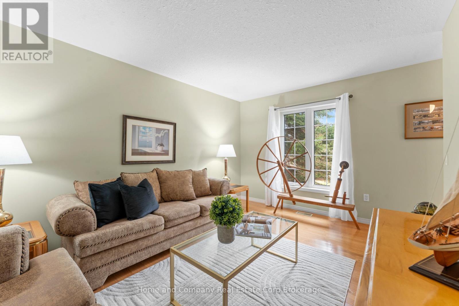 30 Carriage Lane, Bluewater, Ontario  N0M 1G0 - Photo 15 - X12904226