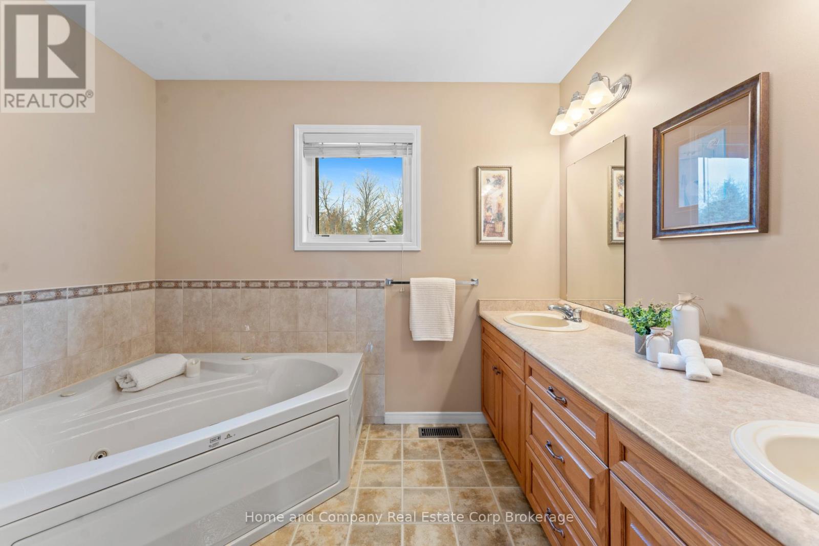 30 Carriage Lane, Bluewater, Ontario  N0M 1G0 - Photo 23 - X12904226