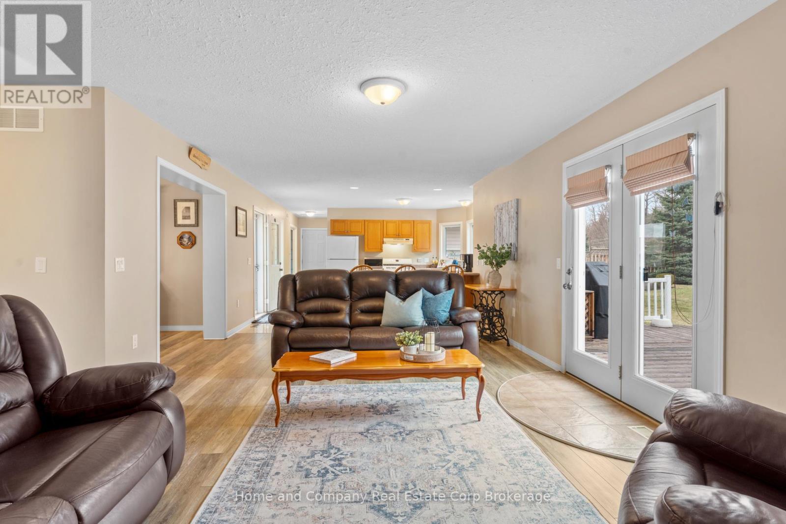 30 Carriage Lane, Bluewater, Ontario  N0M 1G0 - Photo 6 - X12904226