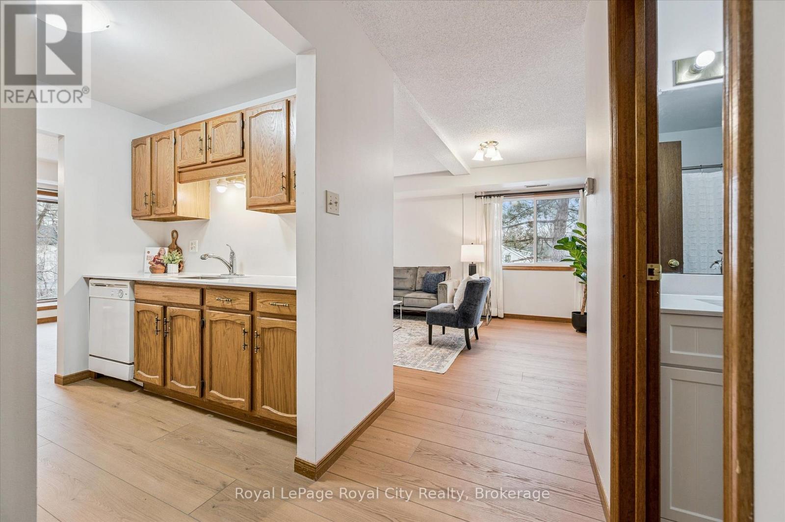 206 - 4 Albert Street, Cambridge, Ontario N1R 3M4 - Photo 12 - X12904356